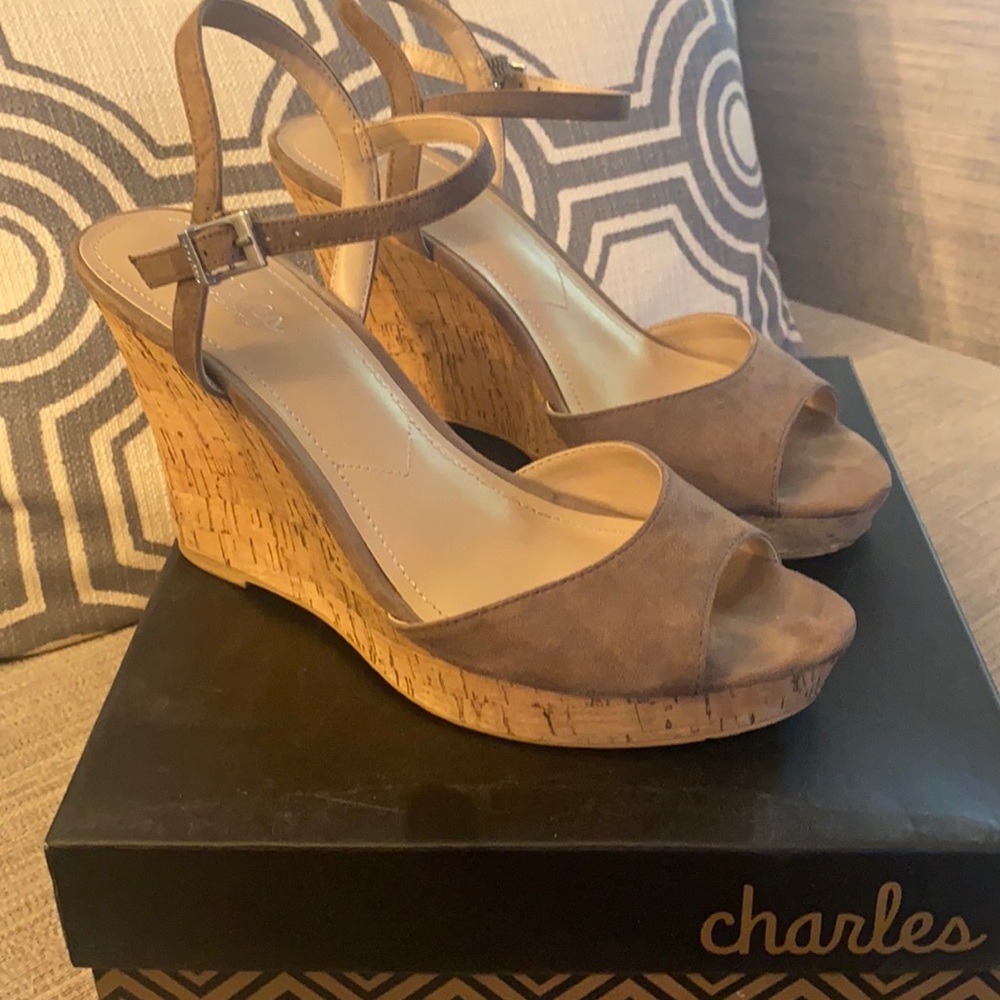 Charles David Tan Wedges
